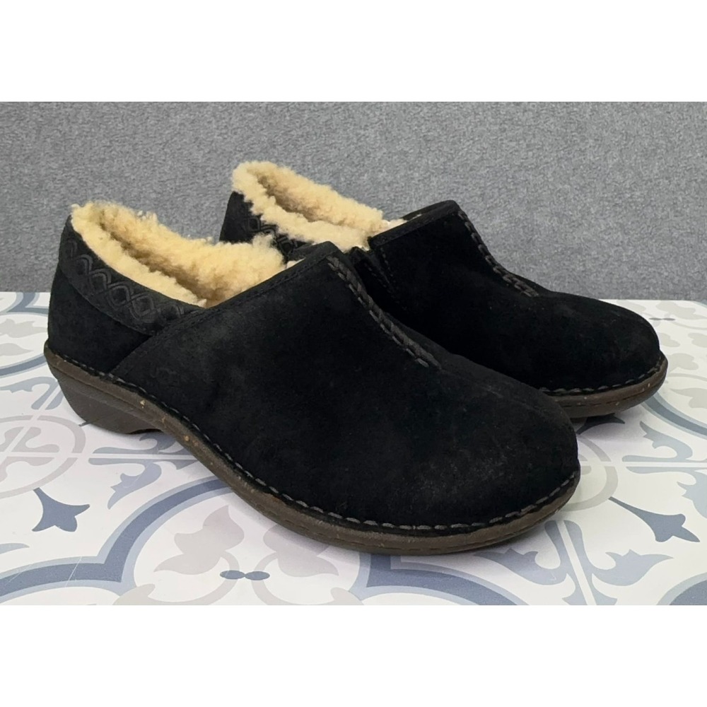 UGG Australia Bettey Black Sheepskin Slip On Shoes Women's Size 8 Comfort Cozy